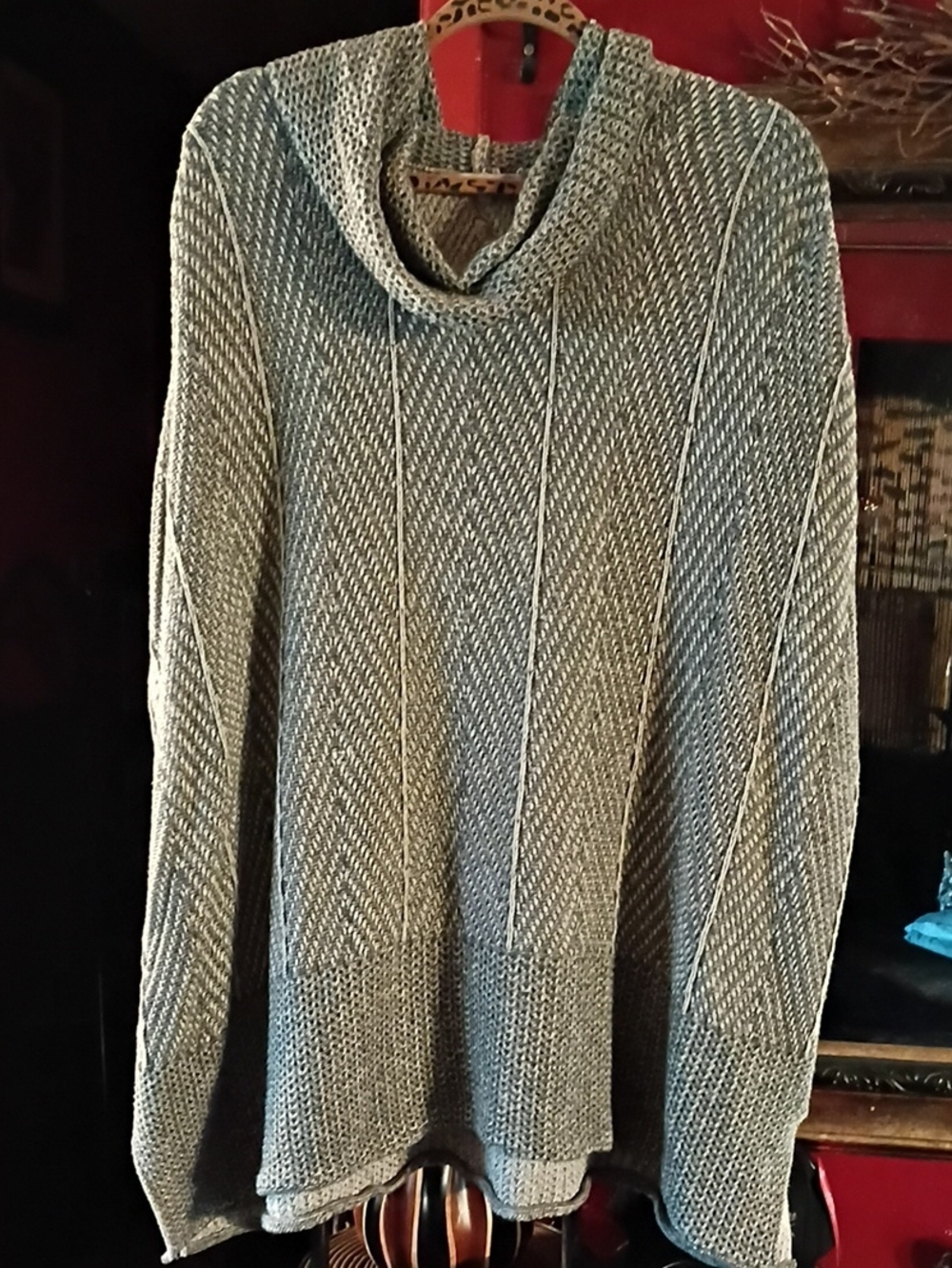 eight eight eight Women's Gray Sleeveless Turtleneck Knit Sweater